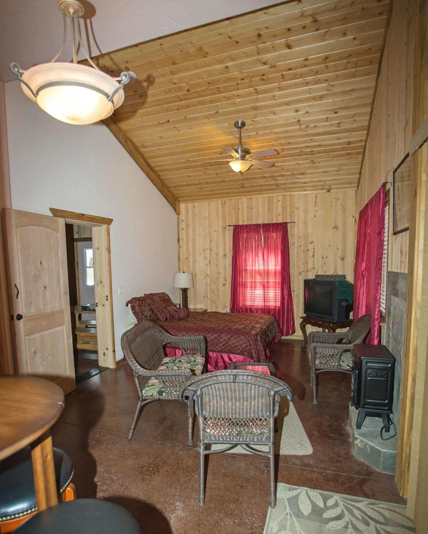 Diamondstone Guest Lodges ลาปีน ภายนอก รูปภาพ