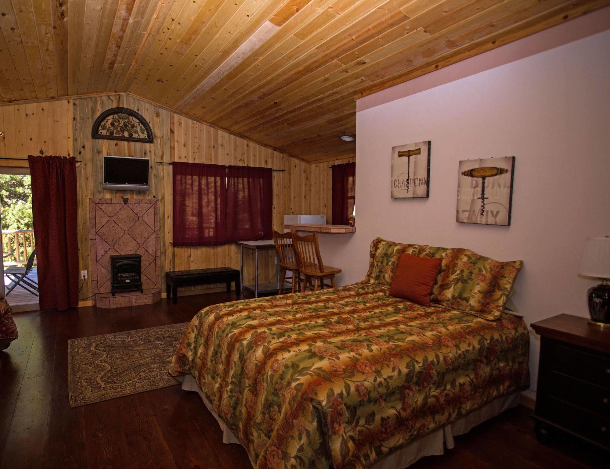 Diamondstone Guest Lodges ลาปีน ภายนอก รูปภาพ